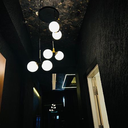 Shades Of Black 2 Hotell Lucknow Eksteriør bilde