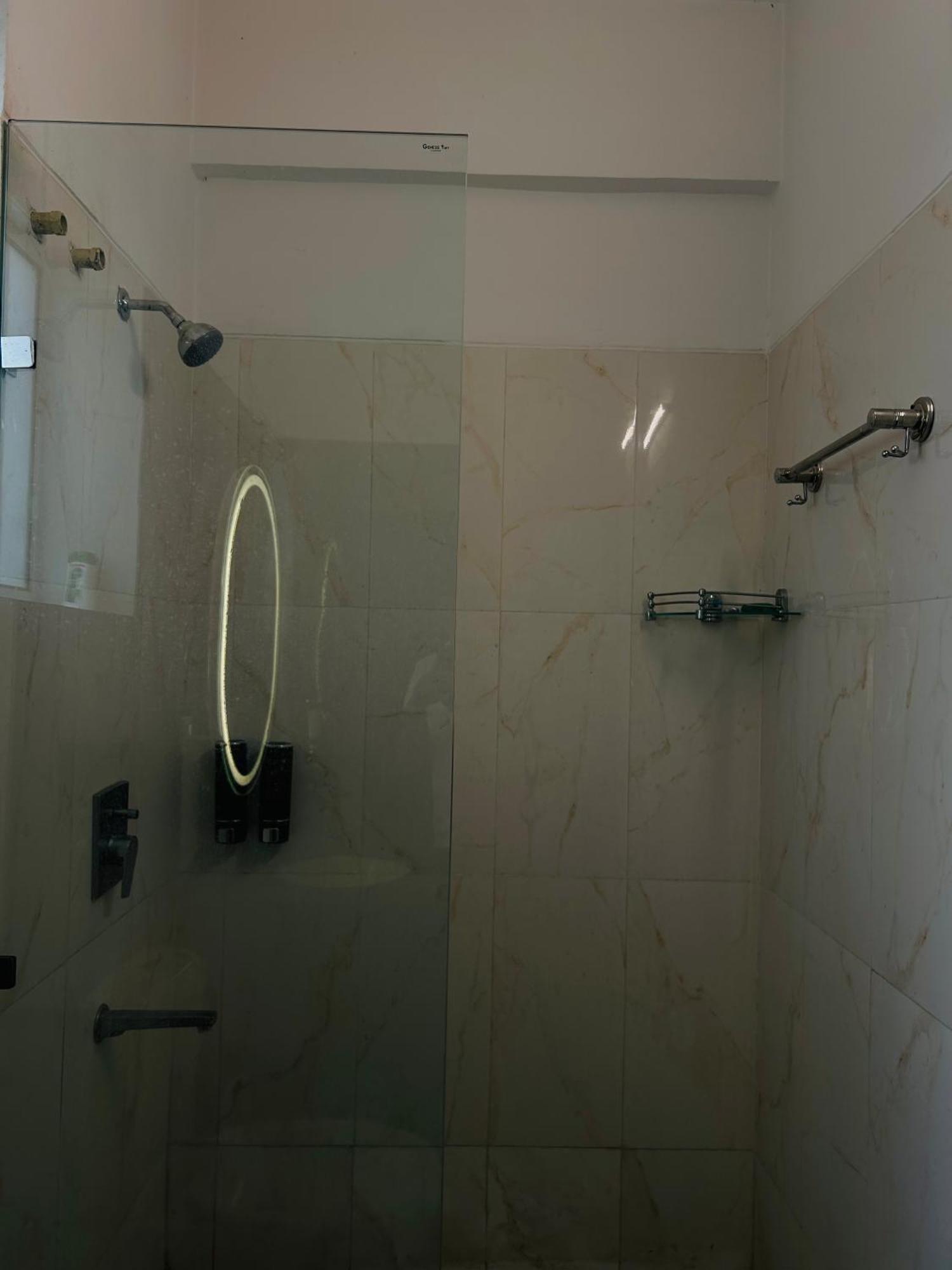 Shades Of Black 2 Hotell Lucknow Eksteriør bilde