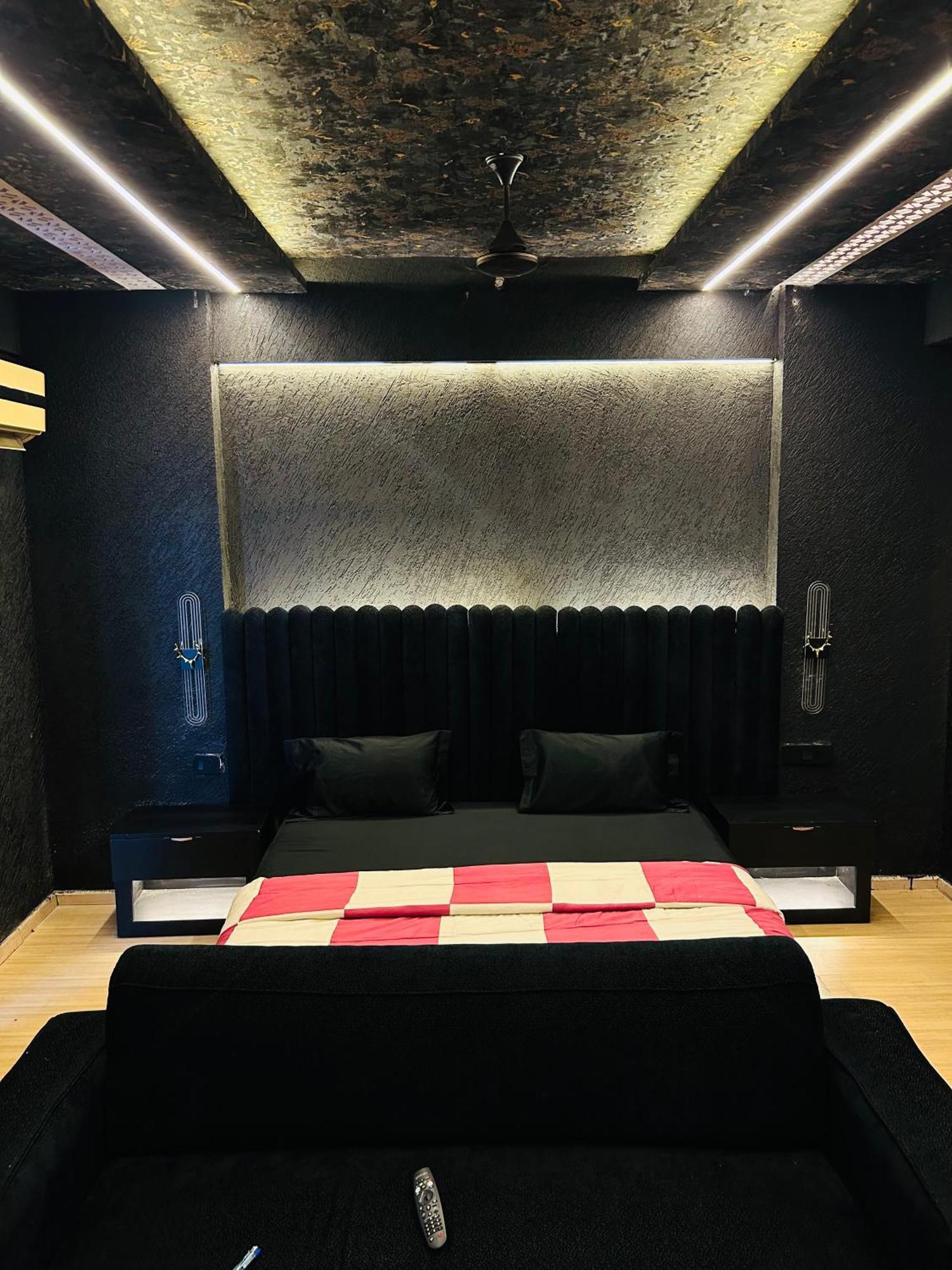 Shades Of Black 2 Hotell Lucknow Eksteriør bilde